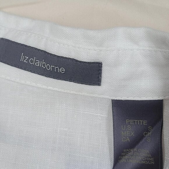 Liz Claiborne Blouse & LA Hearts Vest Bundle - Picture 3 of 6